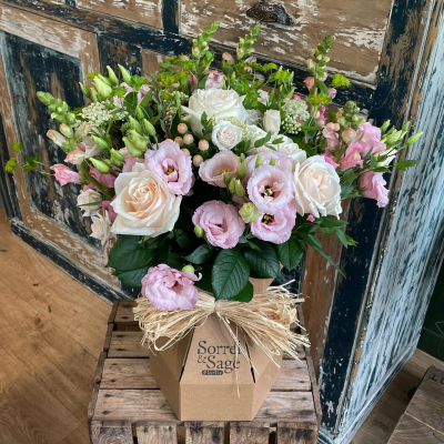 Florist Choice Deluxe Boxed Bouquet - Send beautiful bouquet from your local florist, offering same day delivery throughout Parbold, Skelmersdale, Mawdesley, Wrightington, Rufford, Appley Bridge, Shevington and more.